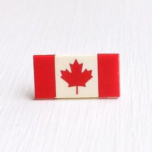 💚10/$10💚EUC Canada Flag Vintage Badge Brooch Maple Leaf Red